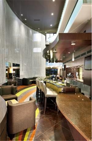 Отель Holiday Inn and Suites Phoenix Airport North