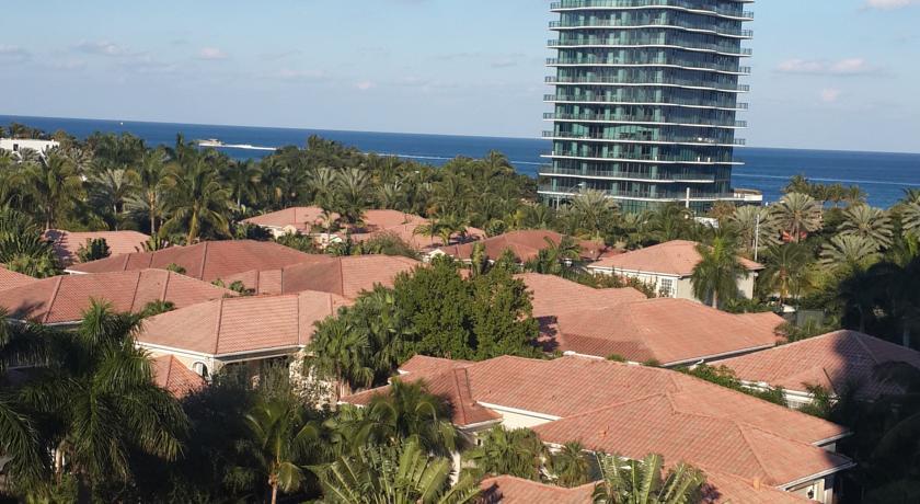 Апартаменты Collins Avenue Apartment
