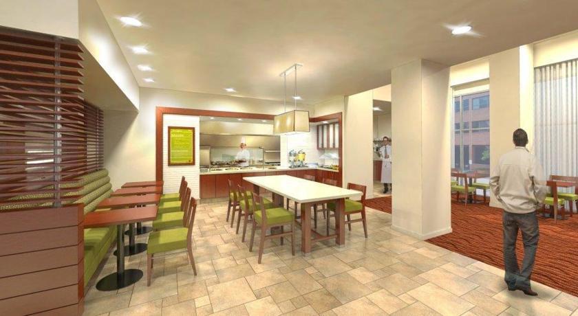 Отель Hilton Garden Inn Alexandria Old Town