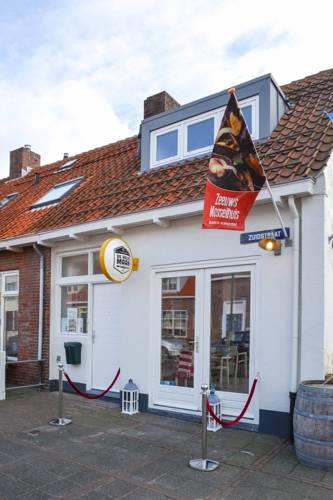 Апартаменты Studio aan Zee
