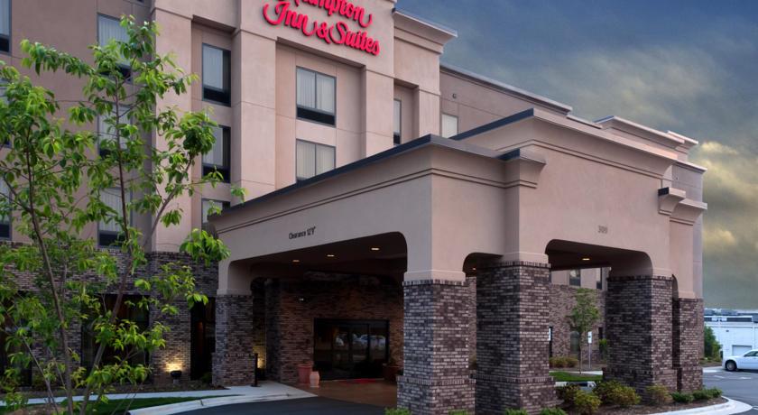 Отель Hampton Inn & Suites Winston-Salem/University Area