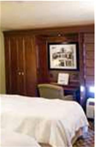 Отель Hampton Inn I-10 & College Drive