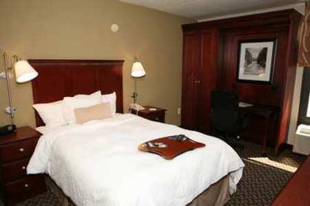Отель Hampton Inn Detroit-Madison Heights/South Troy