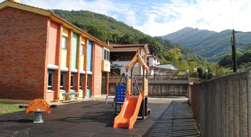 Хостел Hostel Albergue de Columbiello