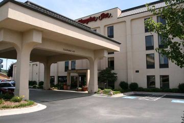 Отель Hampton Inn Hillsville
