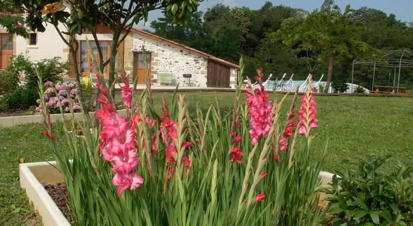 Апартаменты Gîte Pouton