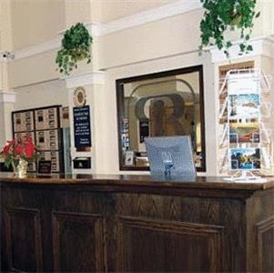 Отель Comfort Inn and Suites Ingersoll