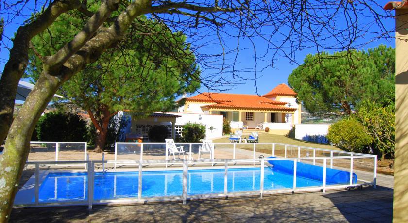 Отель Casa do Chafariz , House with Swimming Pool