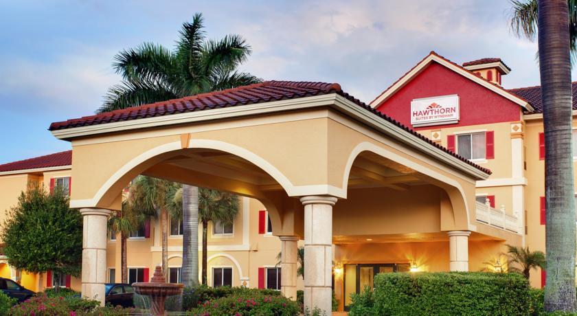 Отель Hawthorn Suites by Wyndham Naples