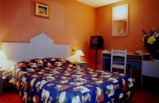 Отель Comfort Hotel Cergy Pontoise