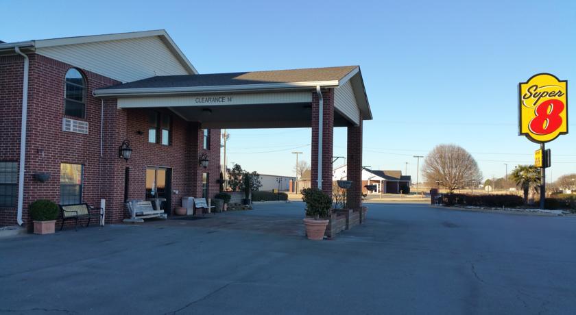 Отель Super 8 Pine Bluff