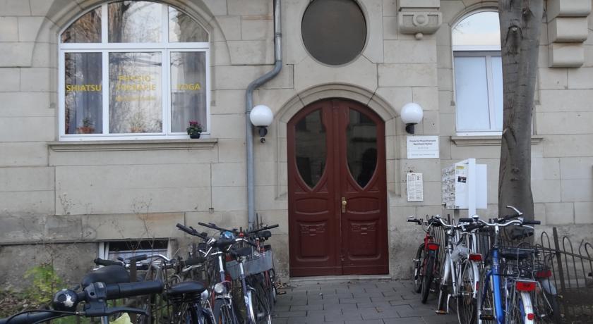 Private Gästezimmer im Mehrfamilien-Jugendstilhaus