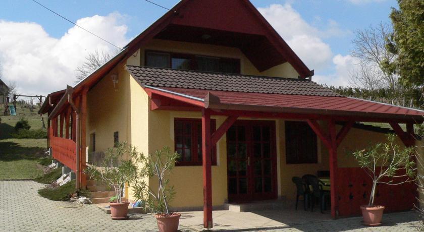 Napsugár Apartment