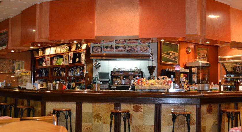 Отель Hotel Restaurante Las Camelias