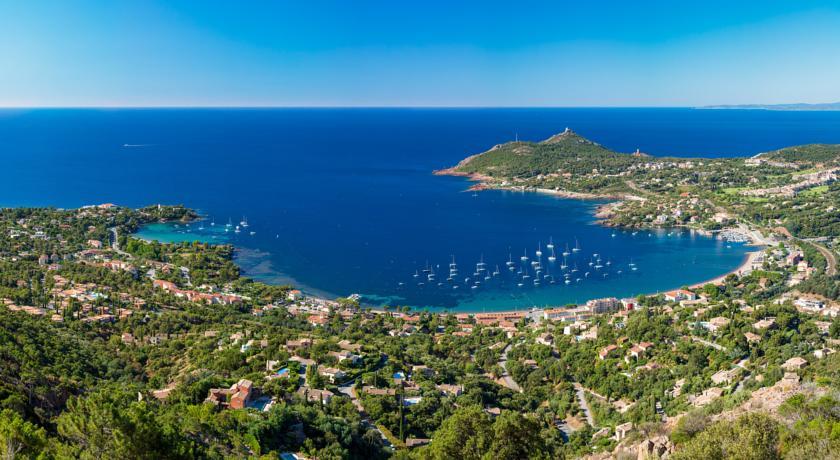 Отель Village- Club "Les Mas de L'Esterel"