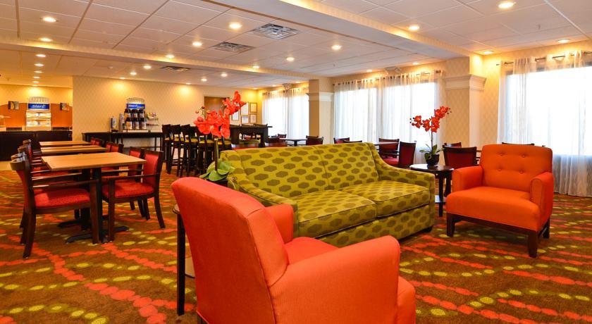 Отель Holiday Inn Express Atlanta-Stone Mountain