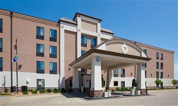 Отель Holiday Inn Express Fargo-West Acres
