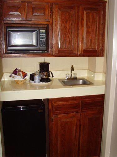 Отель Holiday Inn Express Hotel & Suites Bentonville