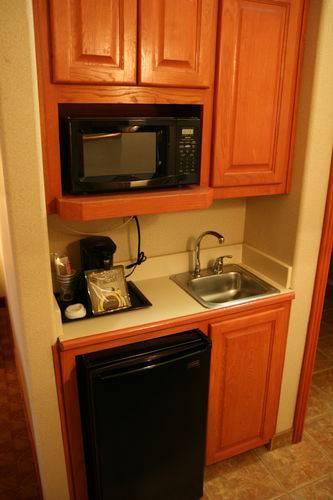 Отель Holiday Inn Express Hotel & Suites Brownsville