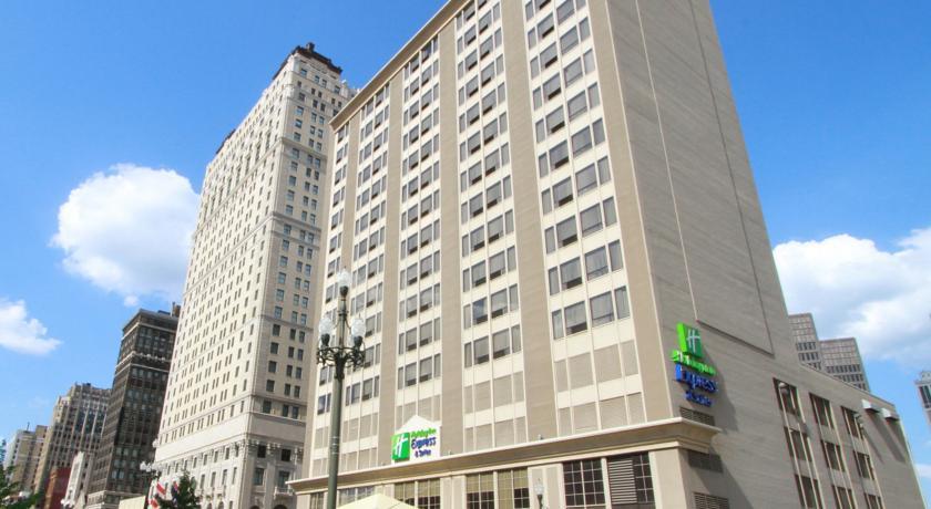 Отель Holiday Inn Express Hotel & Suites Detroit-Downtown