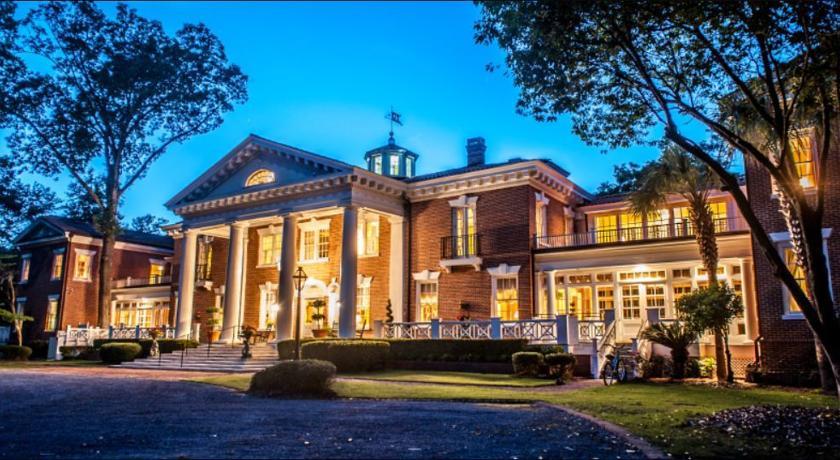 Отель Woodlands Mansion