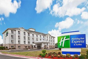 Отель Holiday Inn Express Hotel & Suites Jenks
