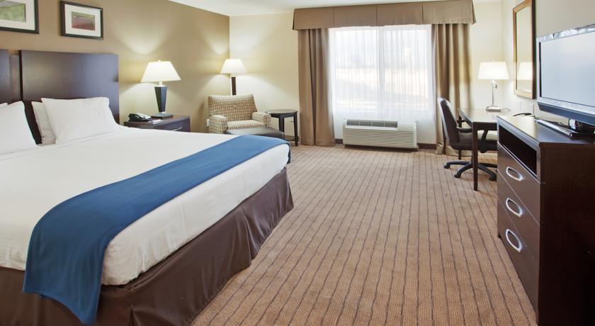 Отель Holiday Inn Express Hotel & Suites Merced