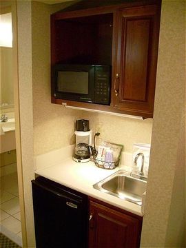 Отель Holiday Inn Express Hotel & Suites Winchester