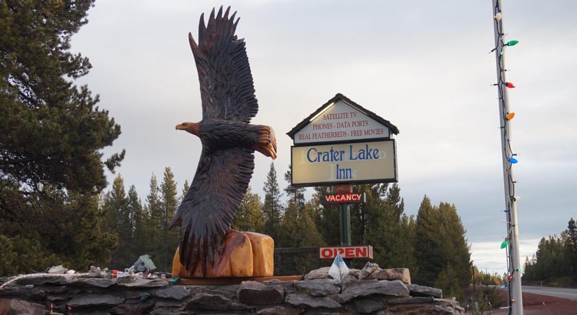 Отель Eagle Crater Lake Inn