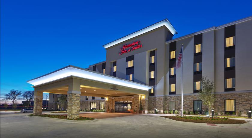 Отель Hampton Inn & Suites Dallas/Plano-East