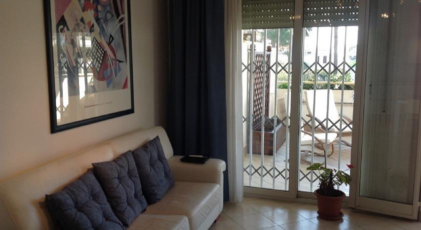 Апартаменты Montecarlo Residence Apartment
