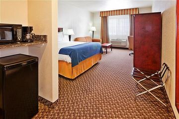 Отель Holiday Inn Express Santa Rosa