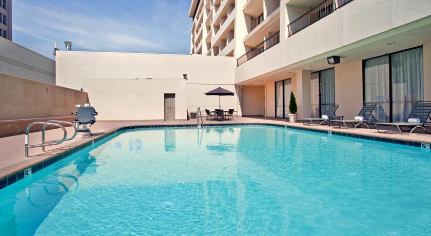 Отель Holiday Inn Fresno Downtown