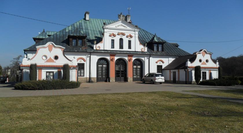 Гостевой дом Zespół Pałacowo-Parkowy Czyżów Szlachecki