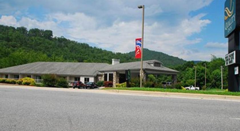 Отель Quality Inn Cherokee