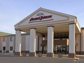 Отель Howard Johnson Plaza Hotel Madison