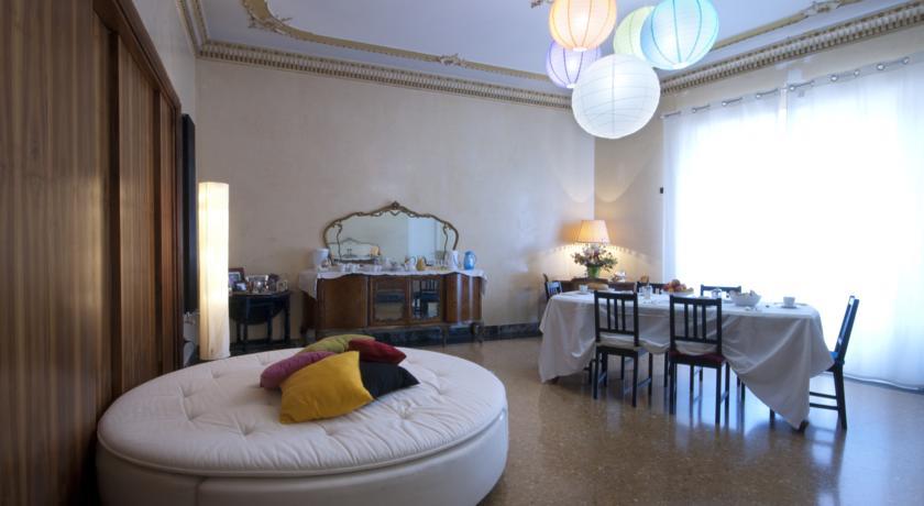 Мини-отель Sleeping Tivoli B&B