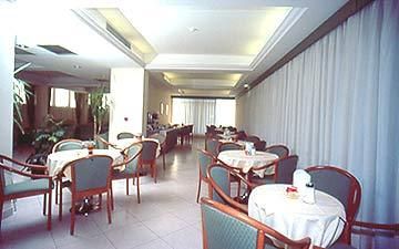 Отель iH Hotels Firenze Business