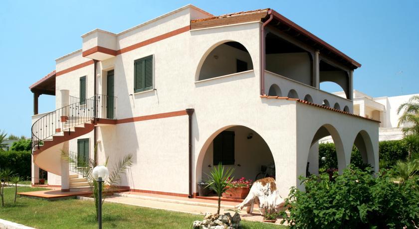 Апартаменты Appartamento Prato Inglese Sinistro