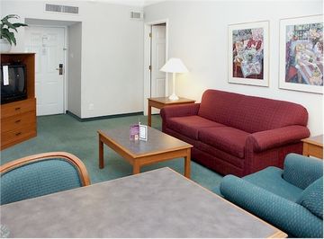 Отель La Quinta Inn Six Flags
