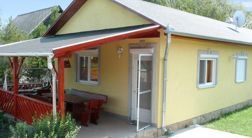 Апартаменты Balatonkeresztur Holiday Home 1