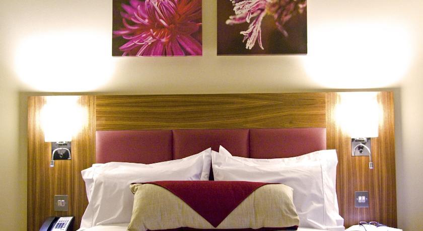 Отель Hilton Garden Inn Luton North