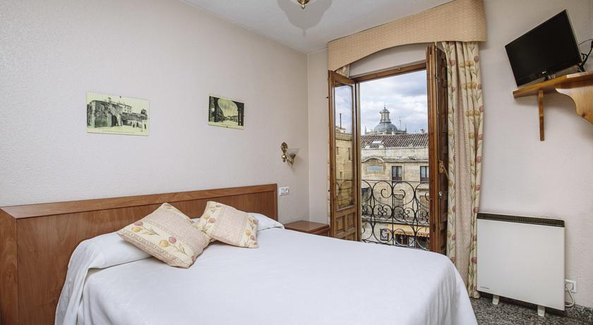 Хостел Hostal Plaza
