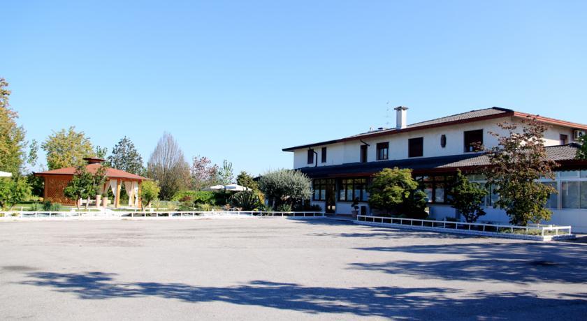 Отель Hotel Ristorante Belvedere