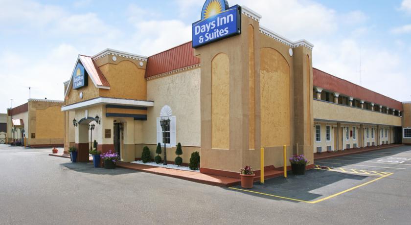 Отель Days Inn & Suites - Terre Haute