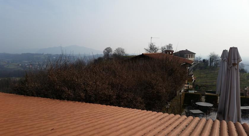 Отель Albergo Ristorante Maggioni