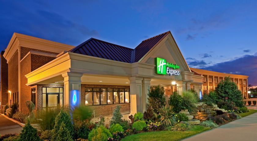 Отель Holiday Inn Express Lynbrook - Rockville Centre
