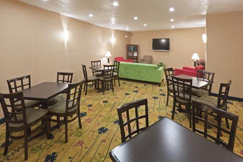 Отель Holiday Inn Express Santa Fe Cerrillos