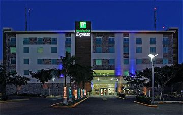Отель Holiday Inn Express Villahermosa Tabasco 2000