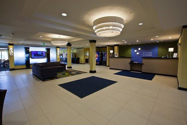 Отель Holiday Inn Express & Suites Monroe